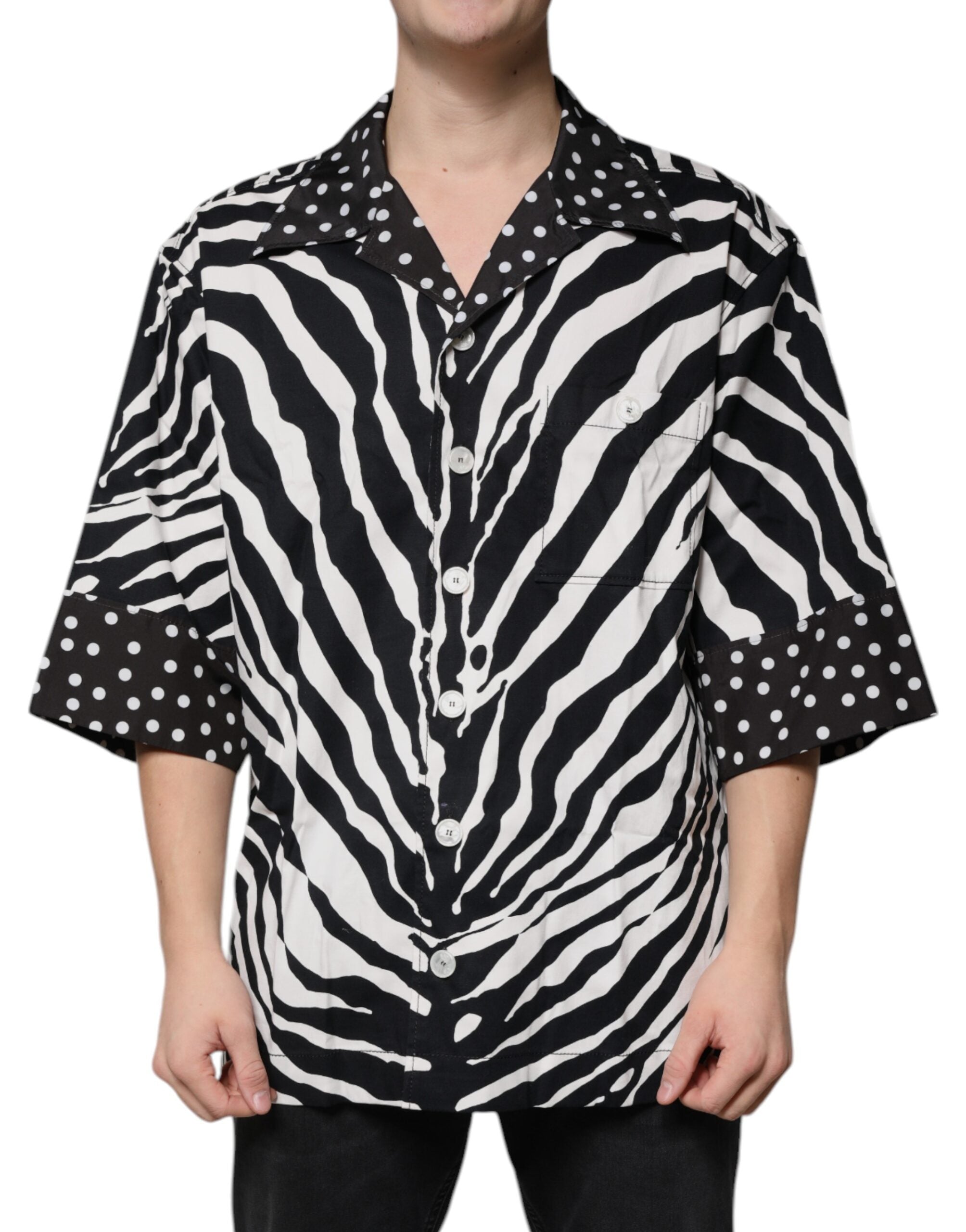 Camisa oversize con botones y estampado de cebra en blanco y negro de Dolce & Gabbana