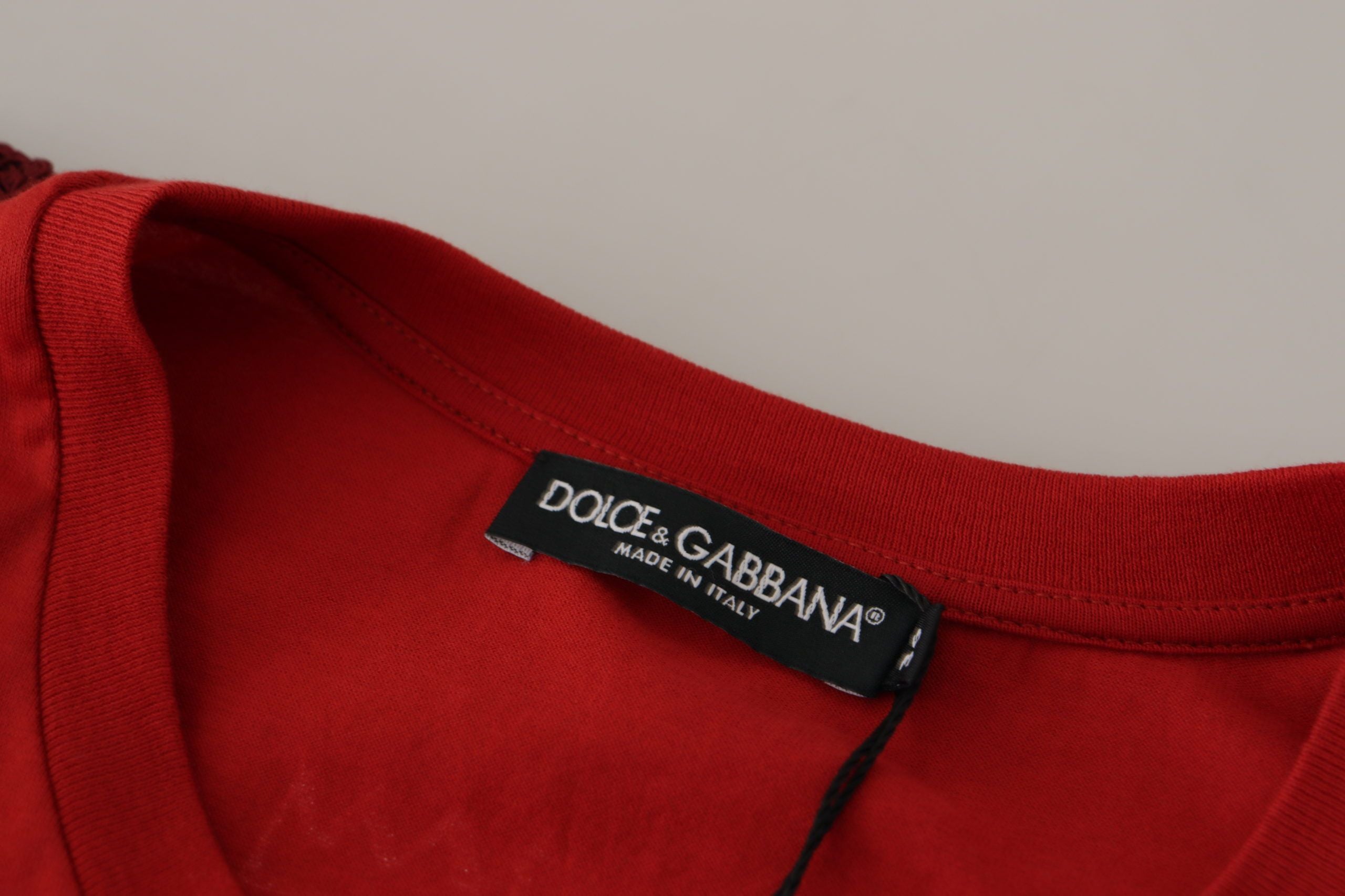 Dolce &amp; Gabbana Camiseta roja con cuello redondo Amor Vincit Omnia