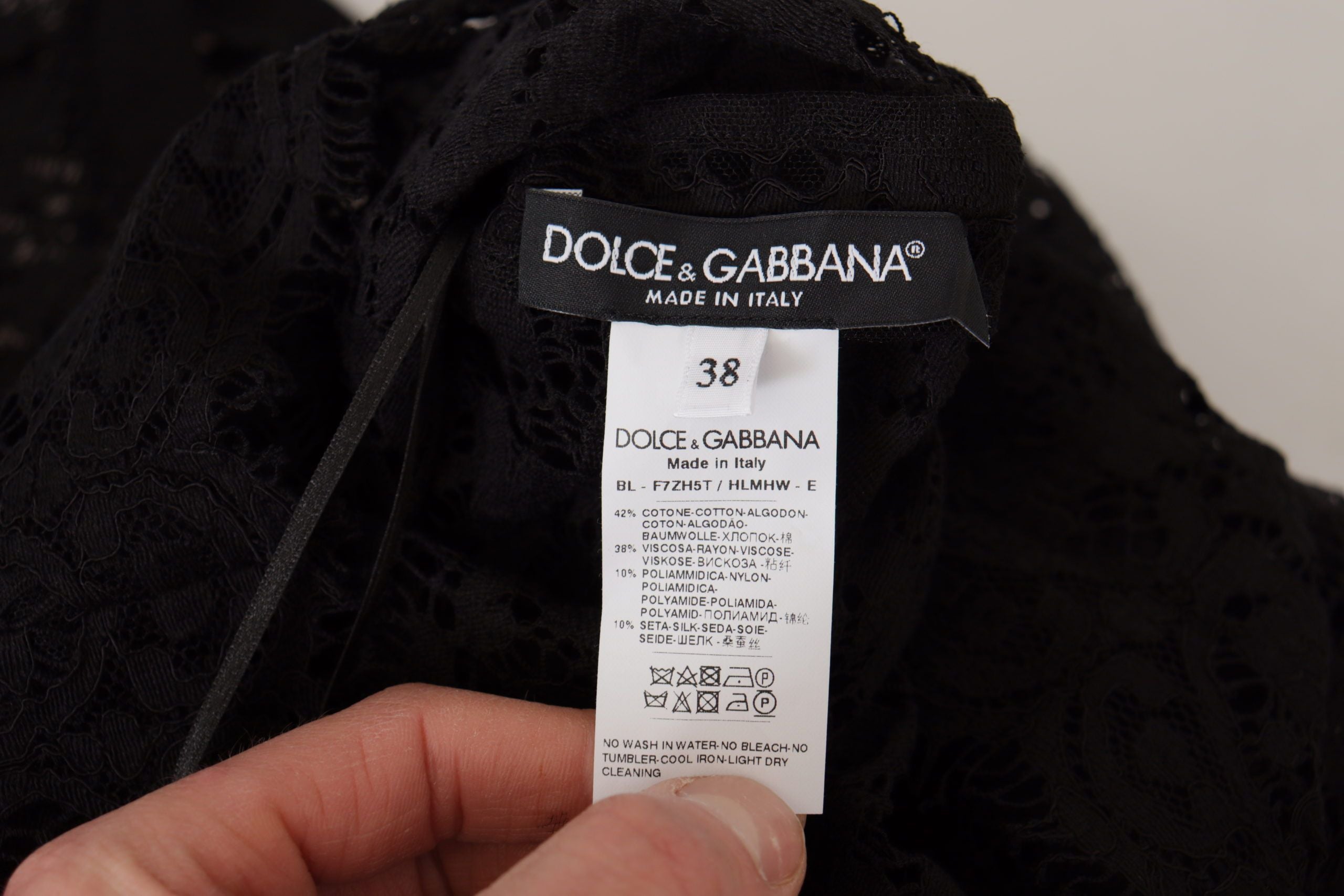 Blusa Sicily de encaje floral negra de Dolce &amp; Gabbana