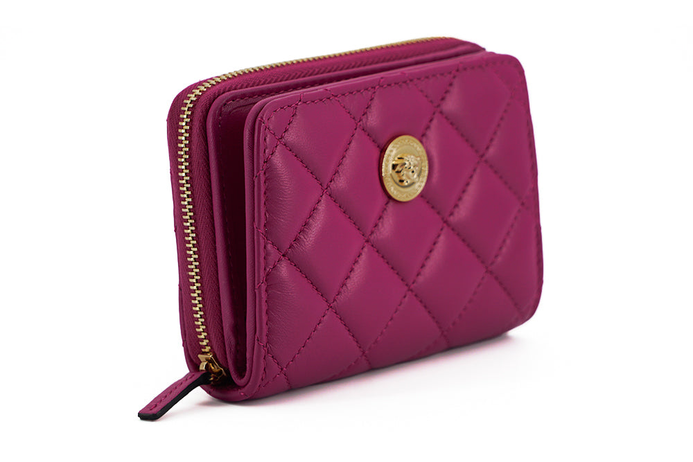 Elegante cartera de piel acolchada morada de Versace