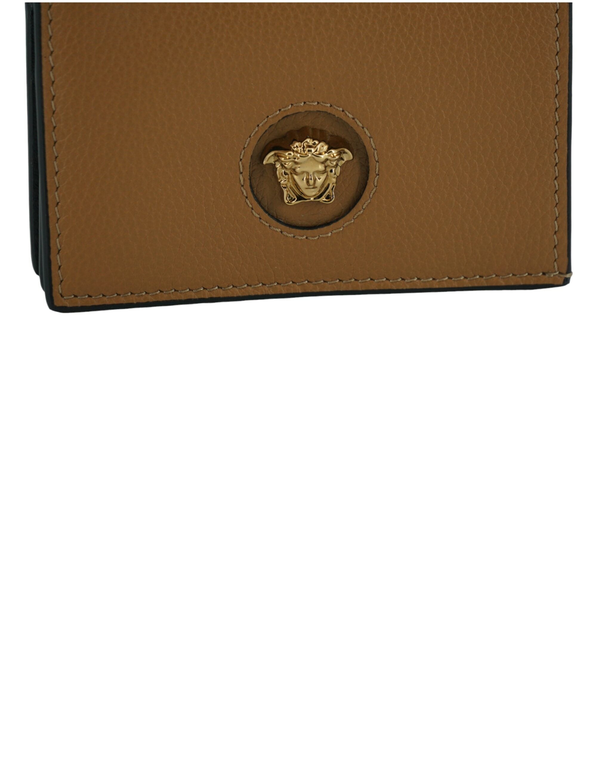 Cartera elegante y compacta de piel Versace en marrón