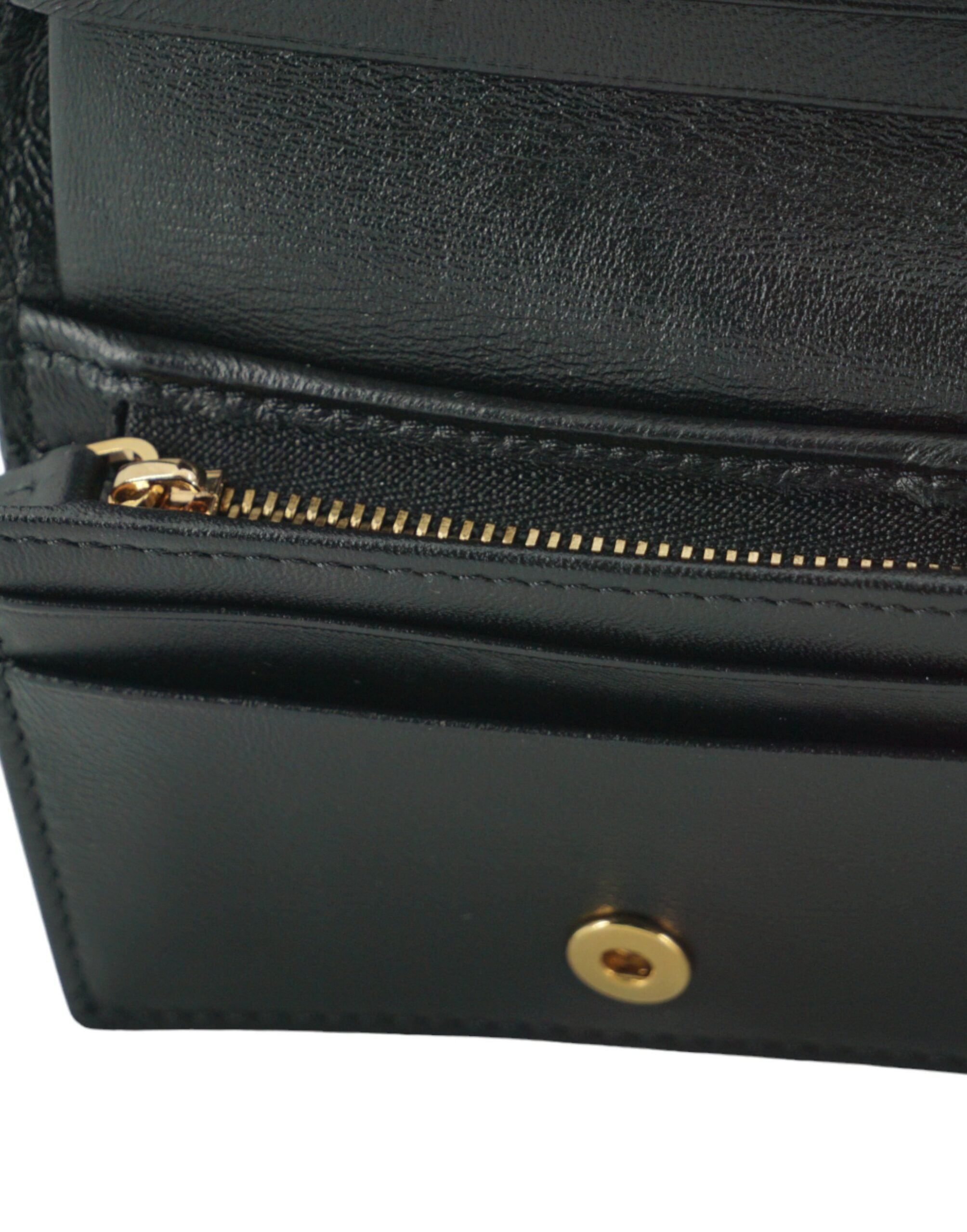 Cartera elegante y compacta de piel Versace en marrón