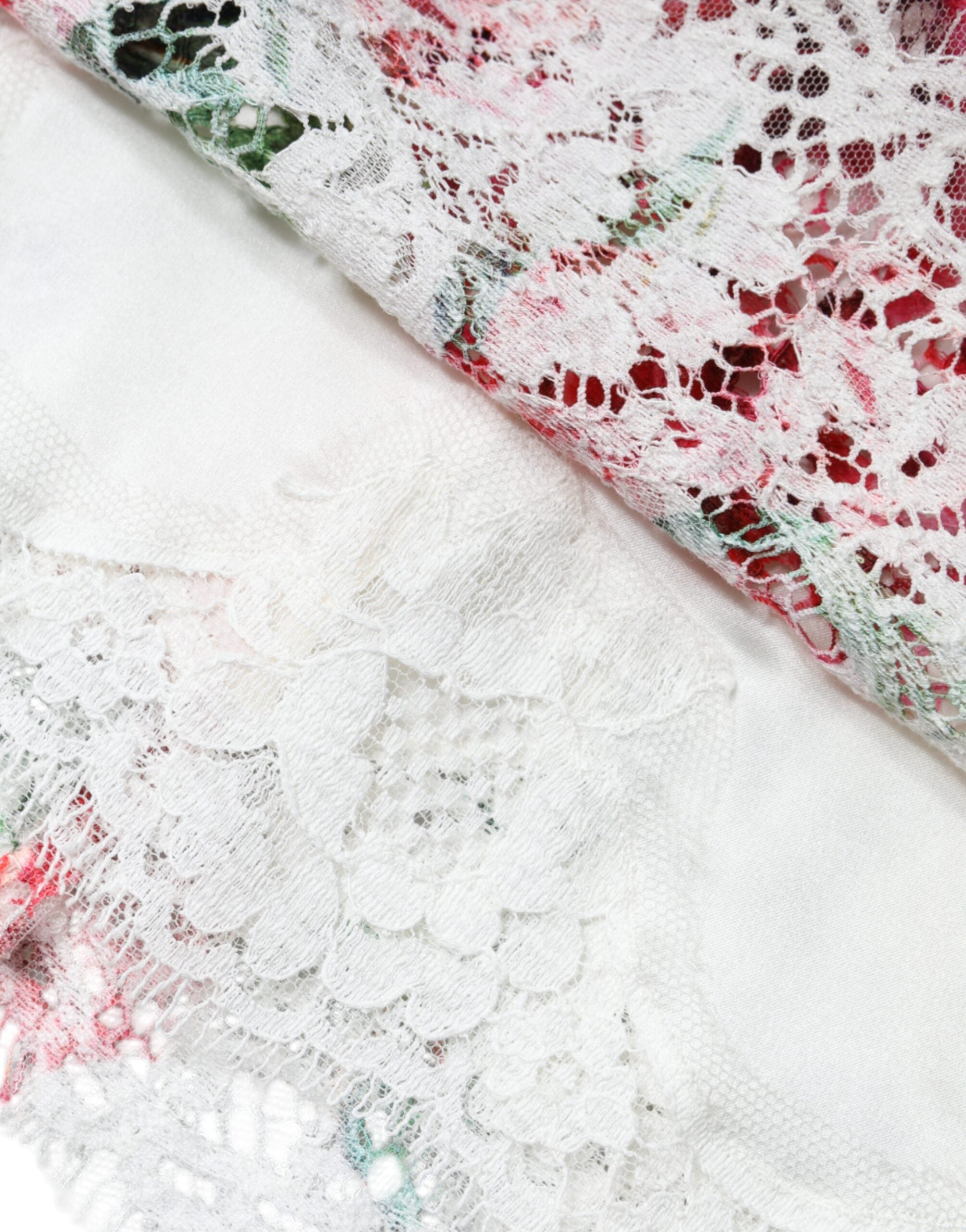 Blusa de manga corta con encaje de peonía blanca de Dolce &amp; Gabbana