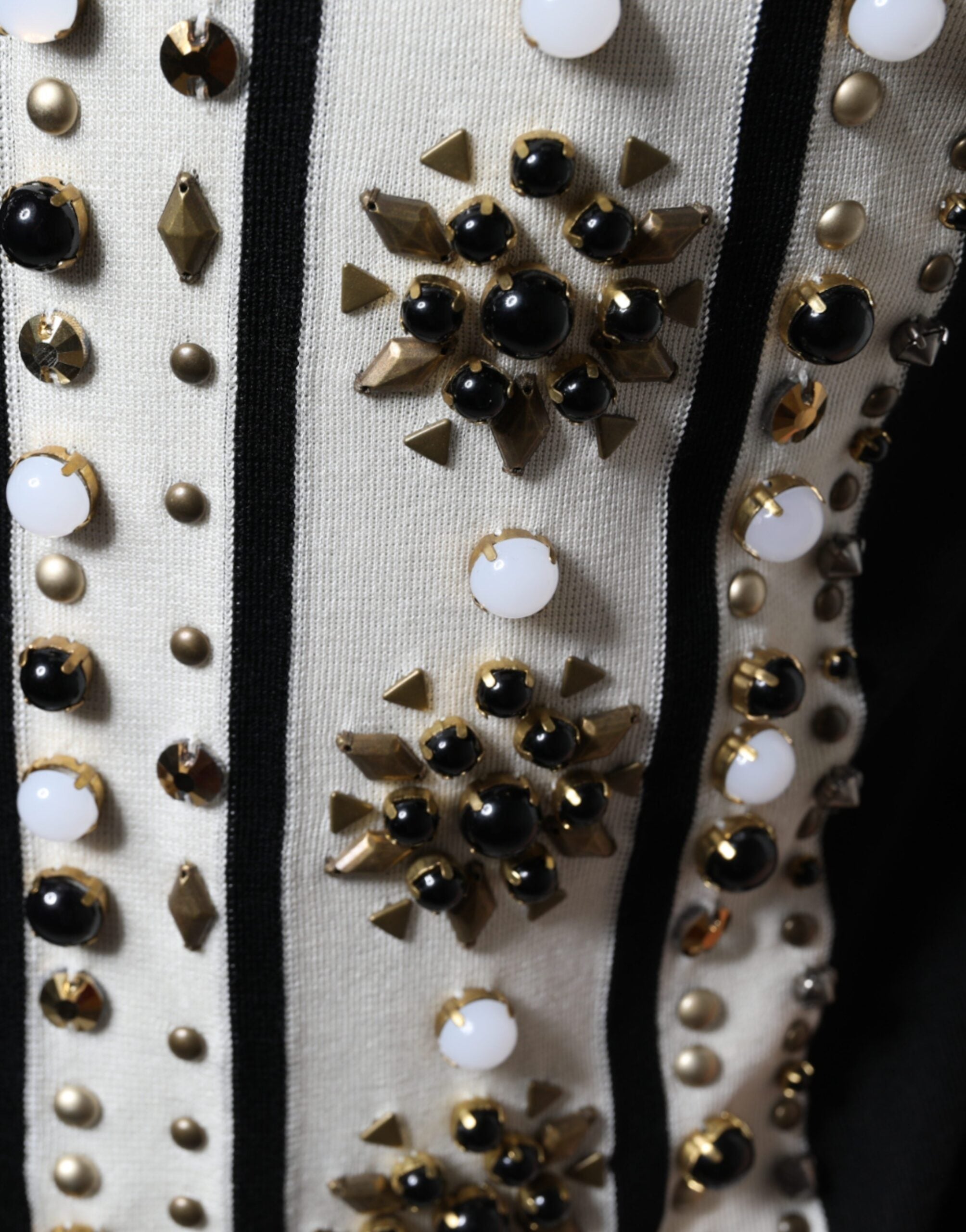 Camisa de seda blanca y negra con cristales de piedra tachonados de Dolce &amp; Gabbana