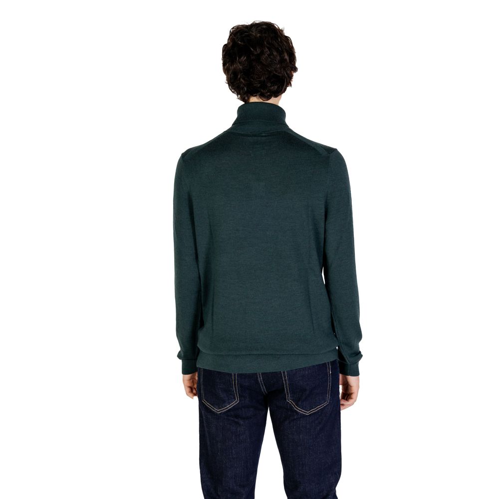Cuello alto de lana verde de Calvin Klein