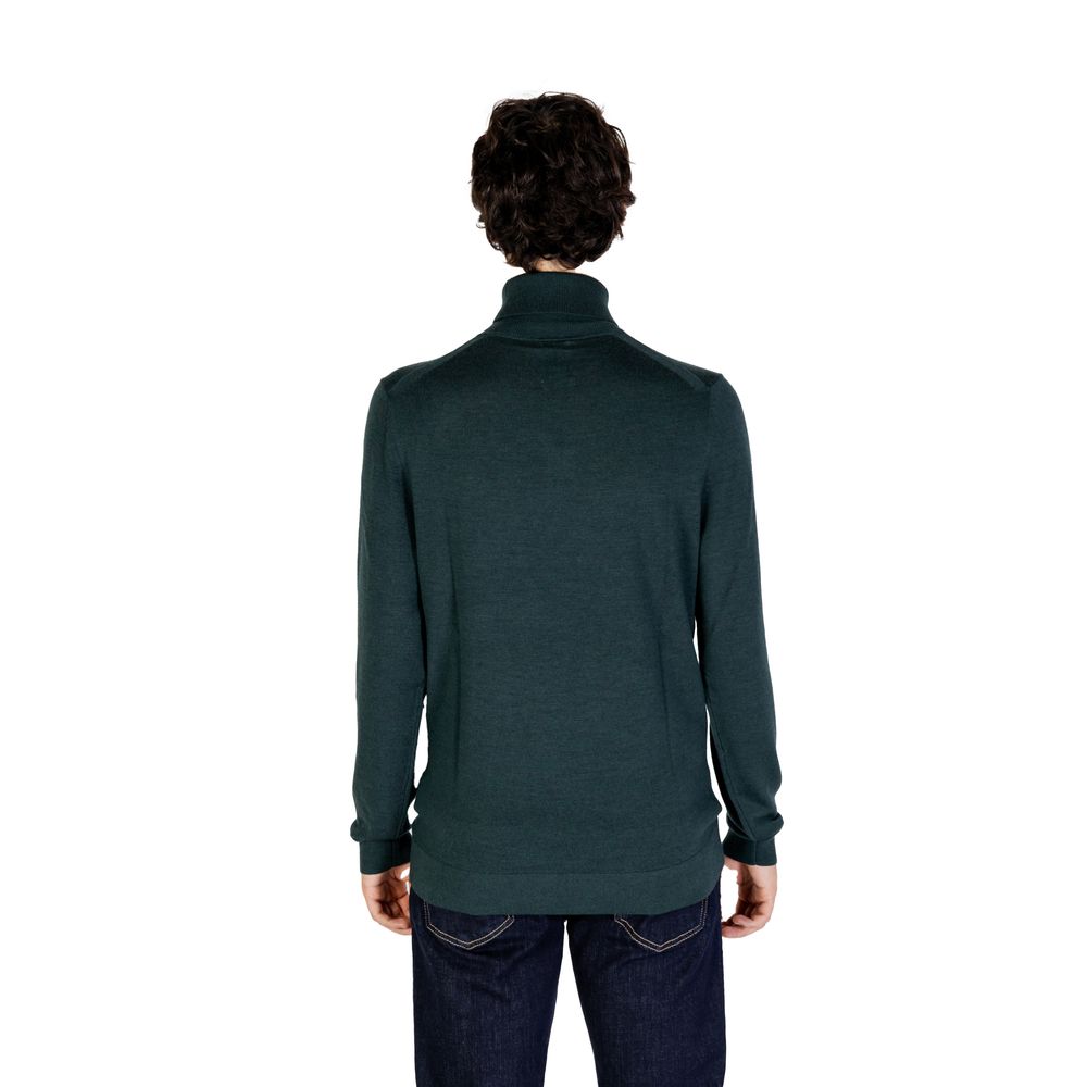 Cuello alto de lana verde de Calvin Klein