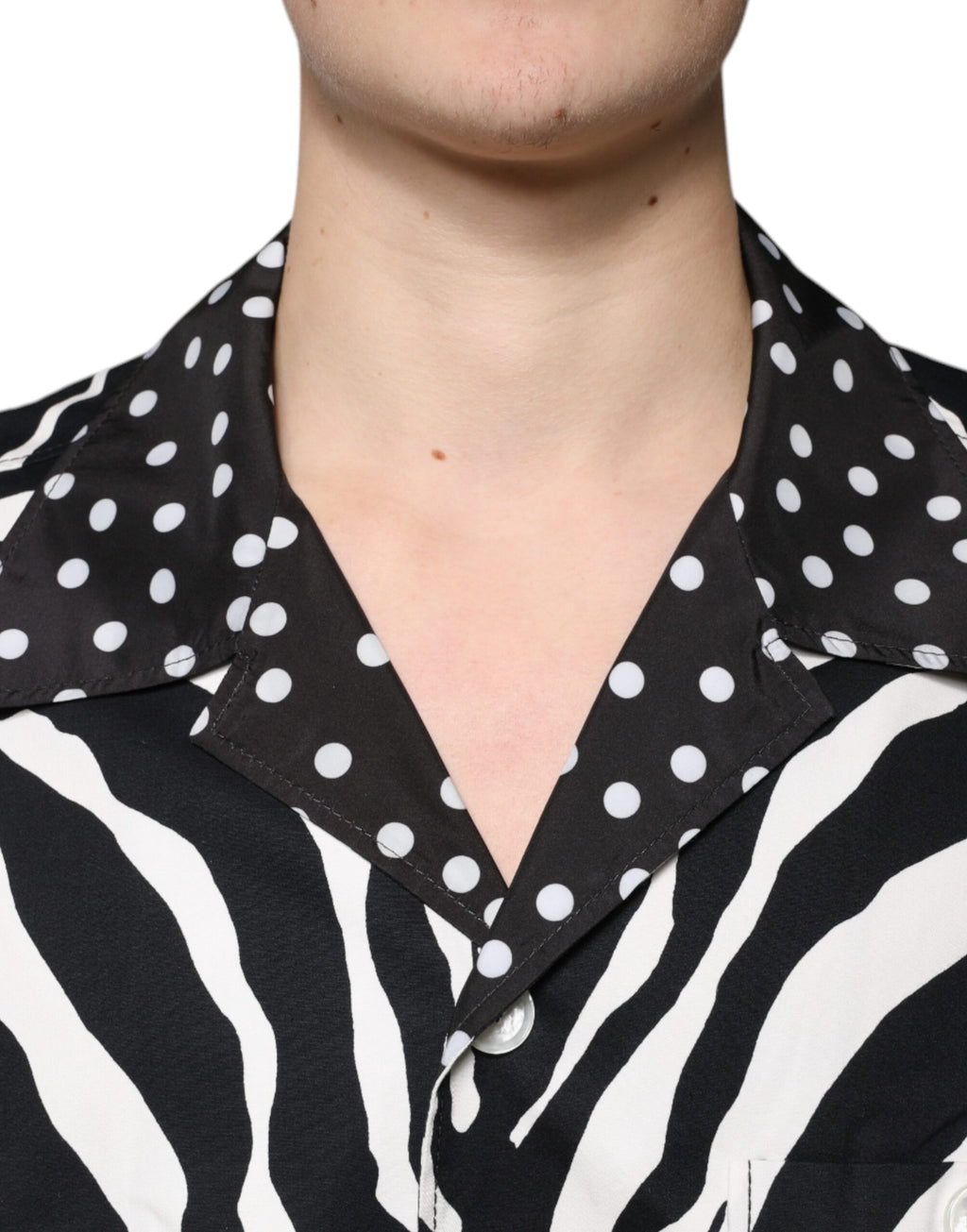 Camisa oversize con botones y estampado de cebra en blanco y negro de Dolce &amp; Gabbana