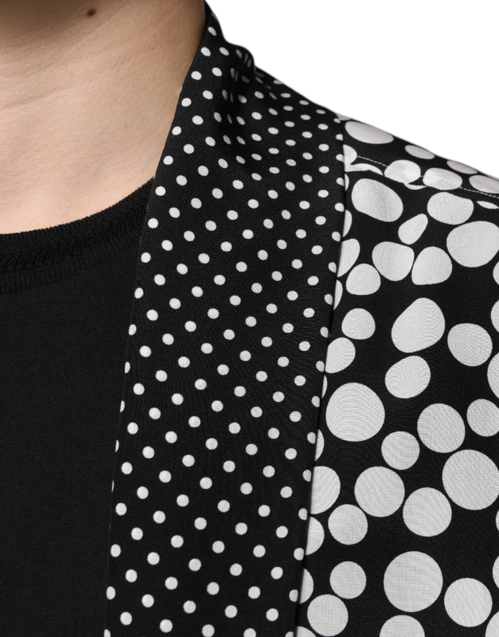 Camisa casual de seda con lunares blancos y negros de Dolce &amp; Gabbana para hombre