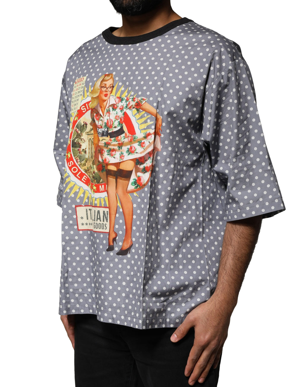 Camiseta de cuello redondo con estampado pin-up de lunares grises de Dolce &amp; Gabbana