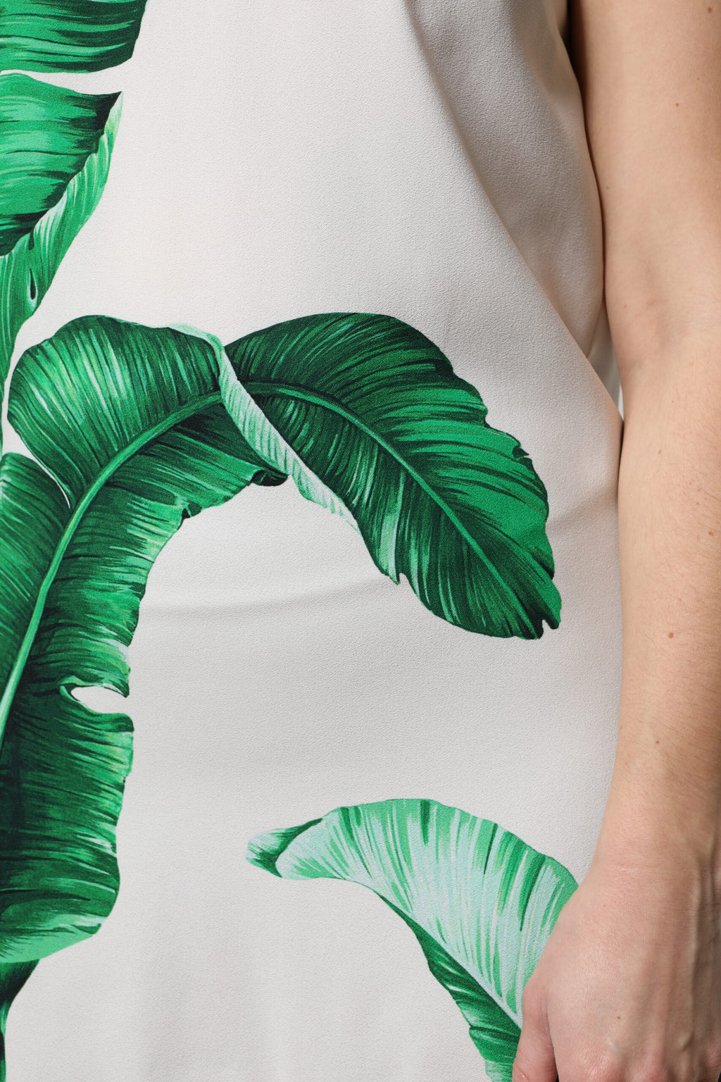 Camiseta de tirantes de cuello redondo con estampado de hojas de plátano blancas de Dolce &amp; Gabbana