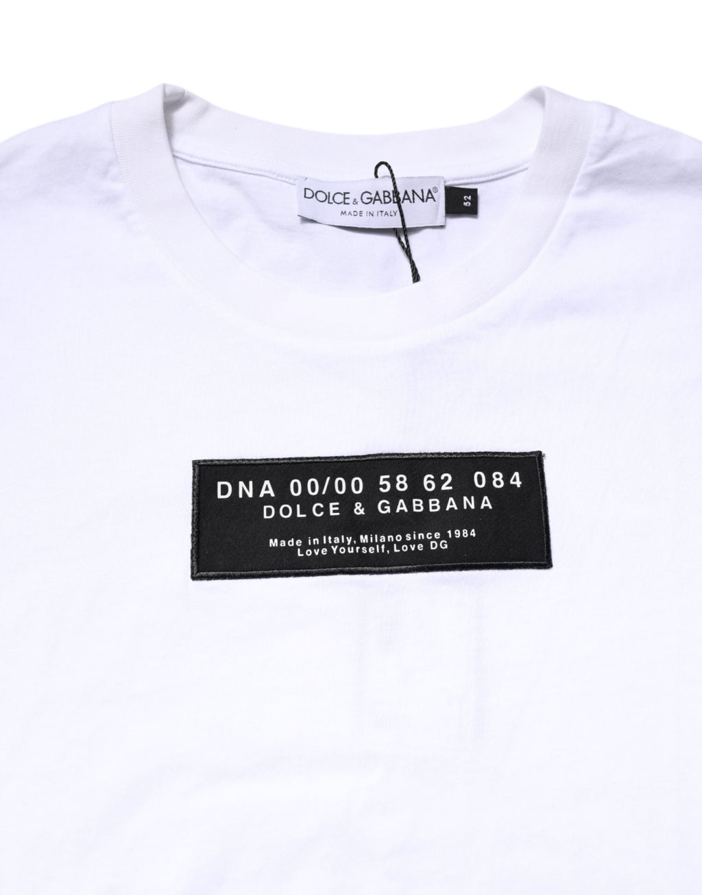 Camiseta de cuello redondo con parche del logotipo de algodón blanco de Dolce &amp; Gabbana