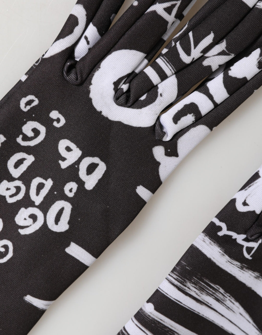 Dolce & Gabbana Black White DG Logo Elbow Length Mitten Gloves